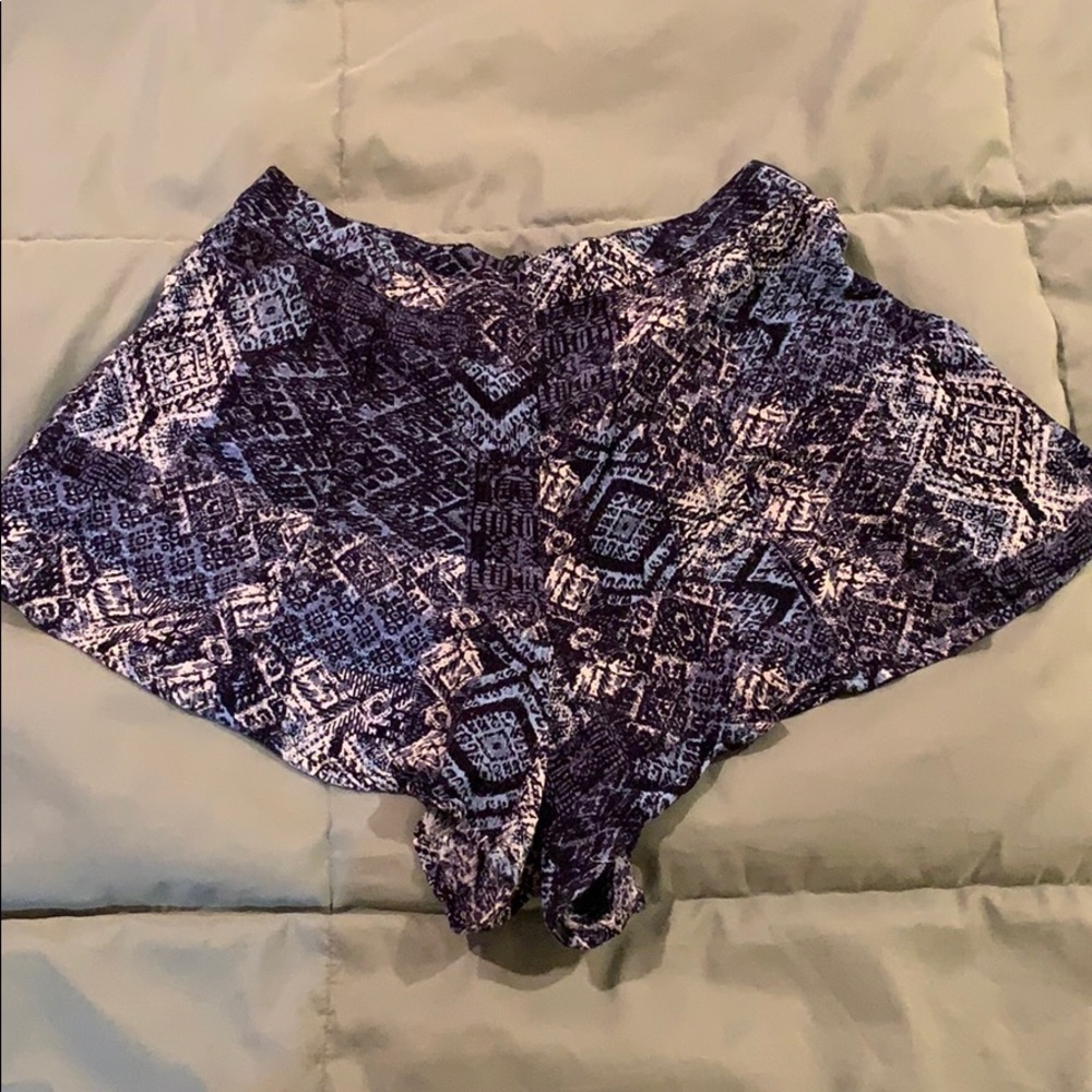 Forever 21 short. Waist 26โ. Size S. Blues&White.โโโโโโโโโโโโโโโโโโโโโโโ